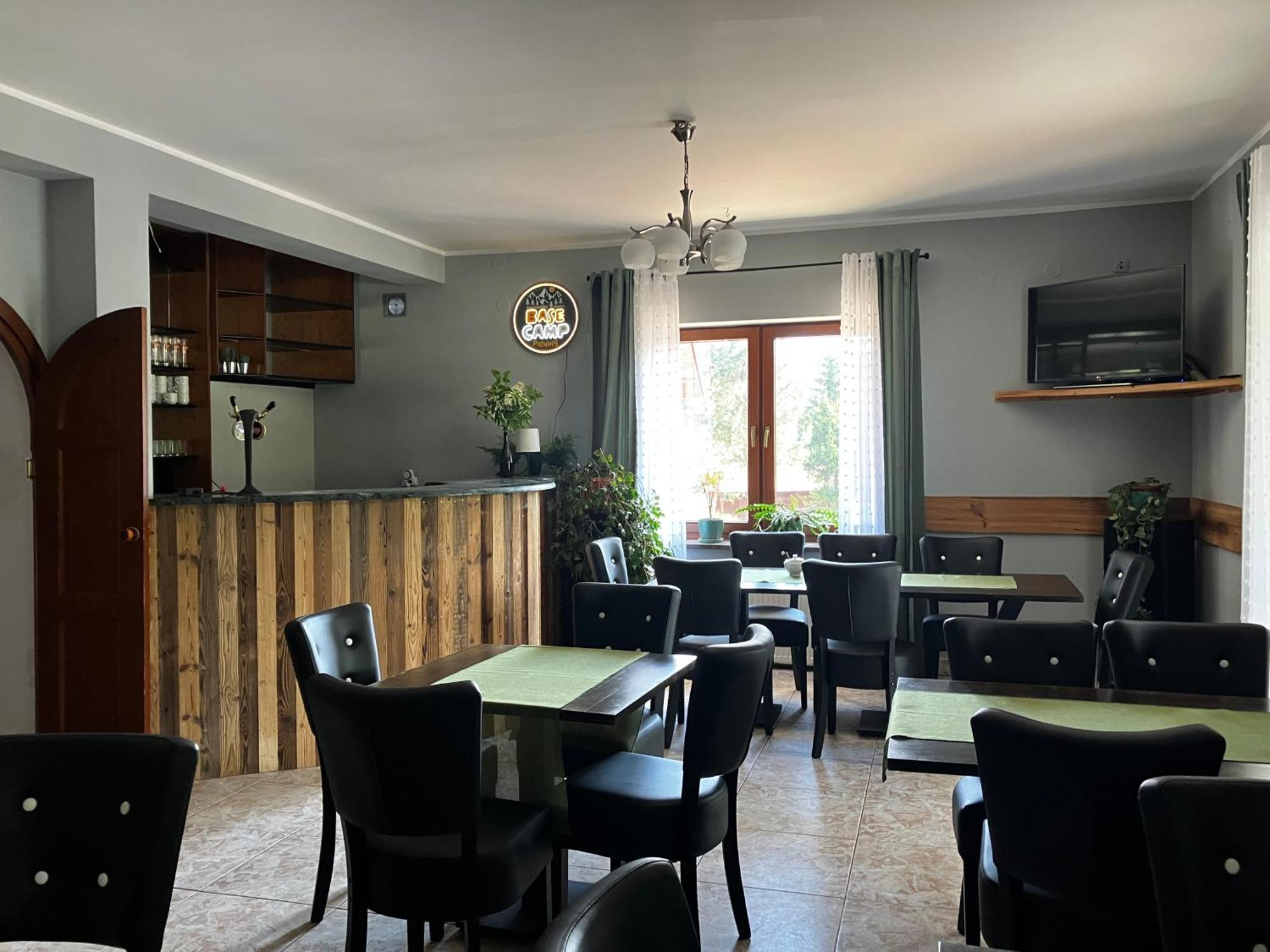 מלון Niedzica Base Camp Pieniny מראה חיצוני תמונה